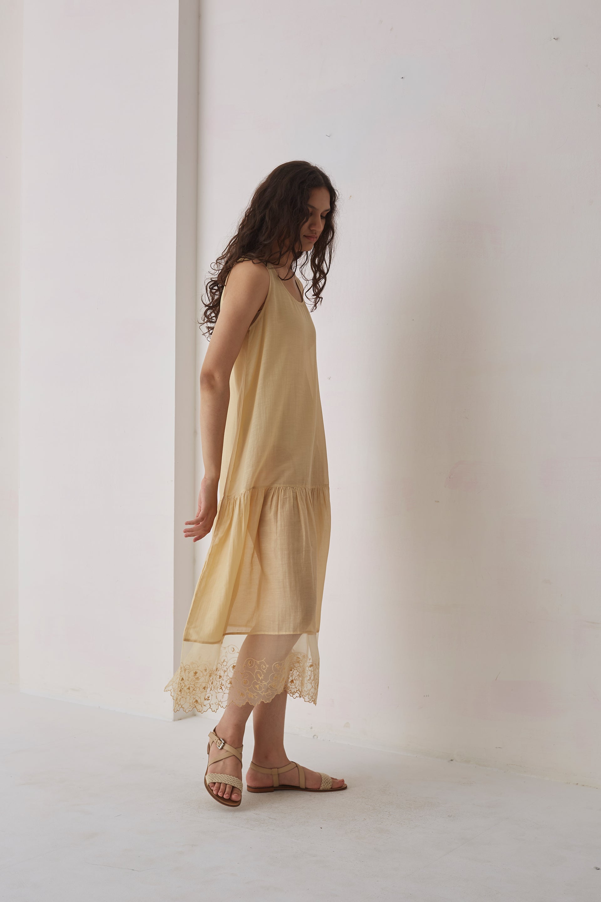 COTTON SILK UNDERLAYER WITH ORGANZA
